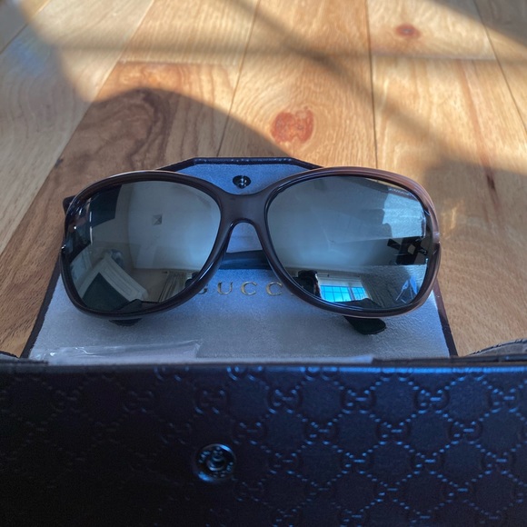 Gucci Accessories - Gucci sunglasses
